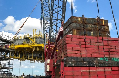 dwls bespoke crane lift